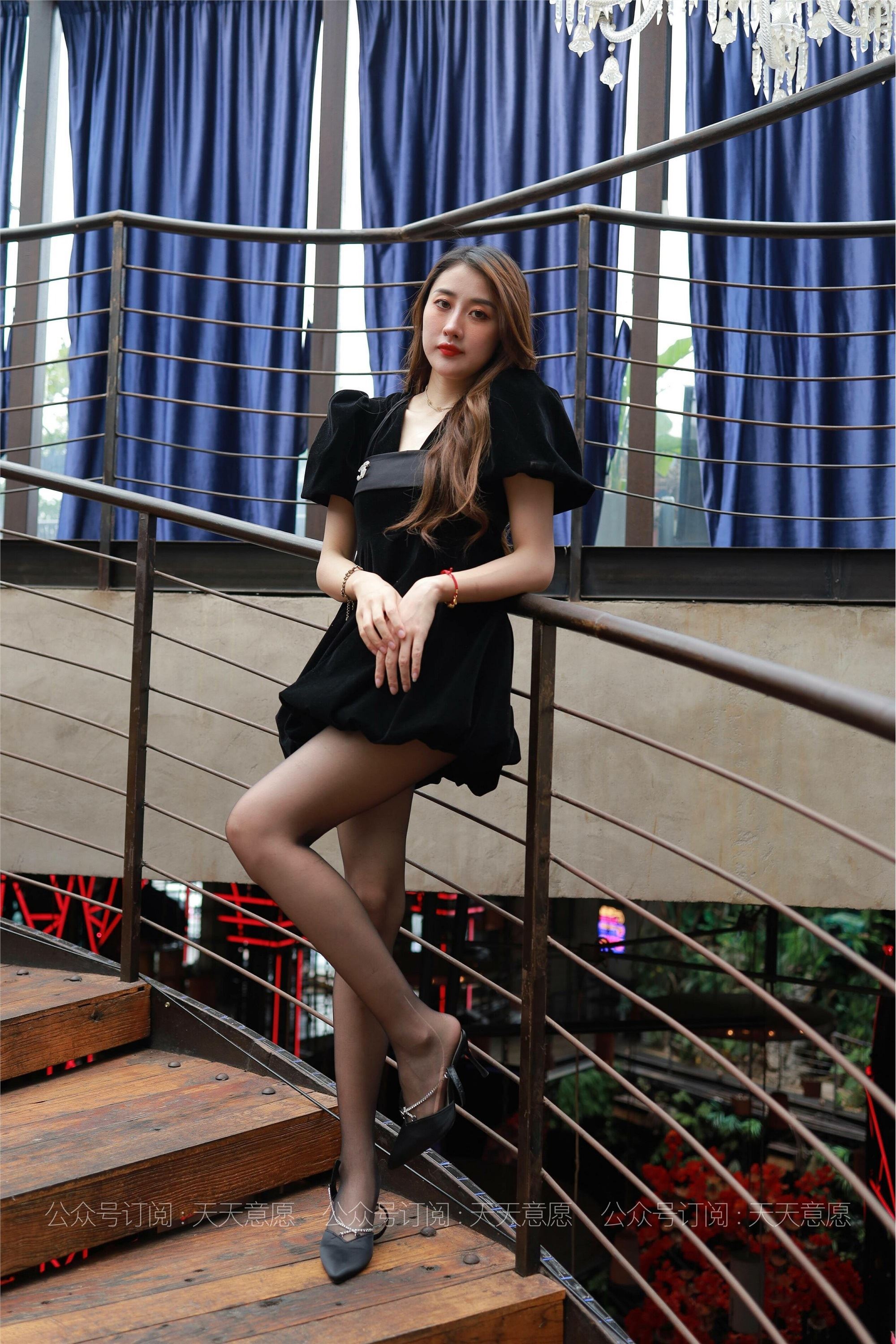 IESS异思趣向  2021.07.06 丝享家853：夏夏《长腿黑天鹅》